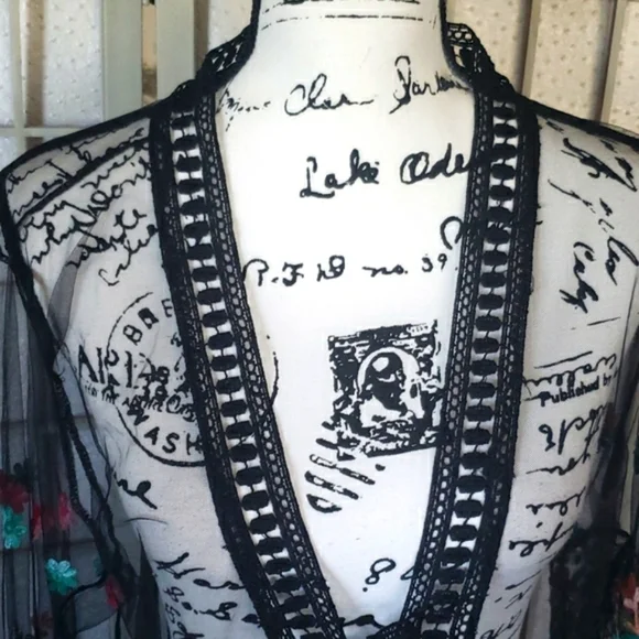 Asha sheer embroidery sleeves and bottom open kimono one size - Picture 2 of 8